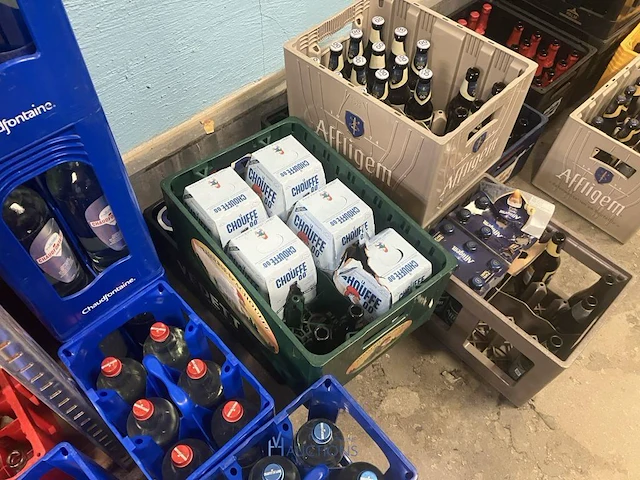 Plm 73 bakken leeggoed en lege bakken waaronder coca cola, chaudfontaine, van roy, enzovoort - afbeelding 15 van  15