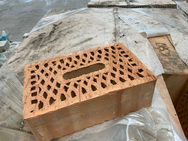 Ploegsteert pallet bouwstenen - afbeelding 3 van  4