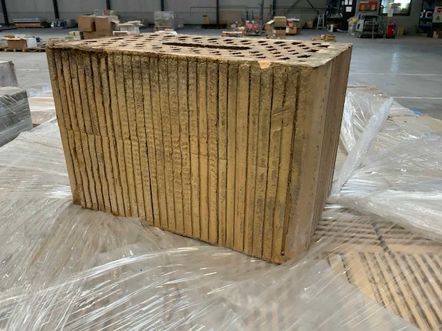 Ploegsteert pallet bouwstenrn - afbeelding 2 van  4