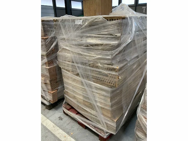 Ploegsteert pallet bouwstenrn - afbeelding 4 van  4