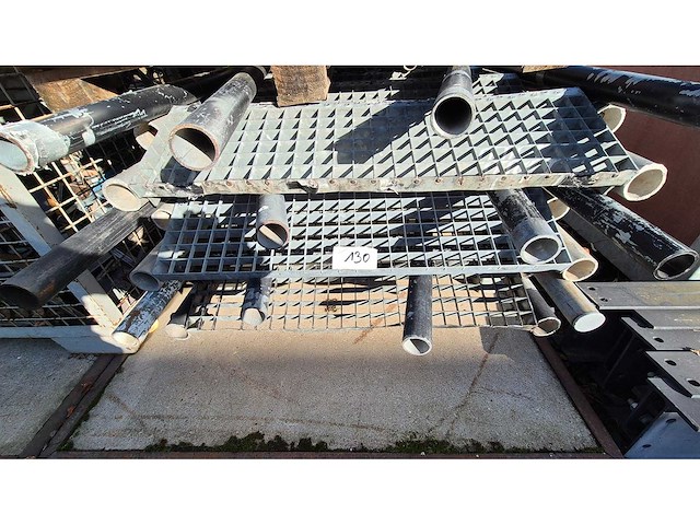 Plooi trappen - scaffolding - afbeelding 2 van  2