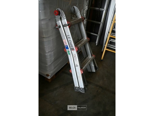 Plooibaar aluminium laddertje - afbeelding 1 van  4
