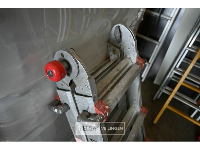 Plooibaar aluminium laddertje - afbeelding 3 van  4