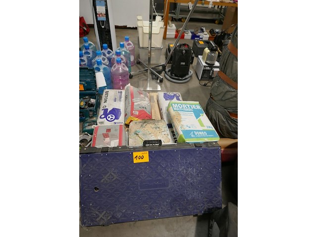 Plooibare werktafel einhall + zakken mortel - afbeelding 1 van  3