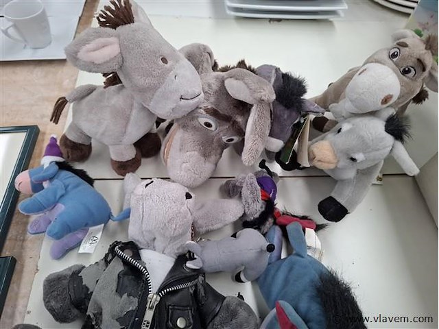 Pluchen ezeltjes - afbeelding 3 van  4