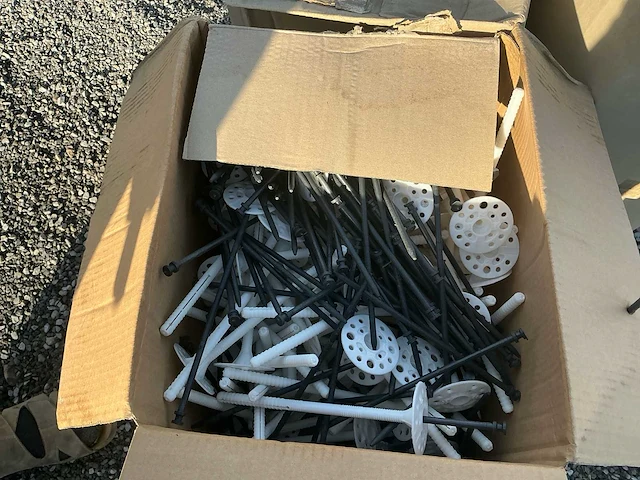 Pluggen en bekistingsmateriaal - afbeelding 3 van  5