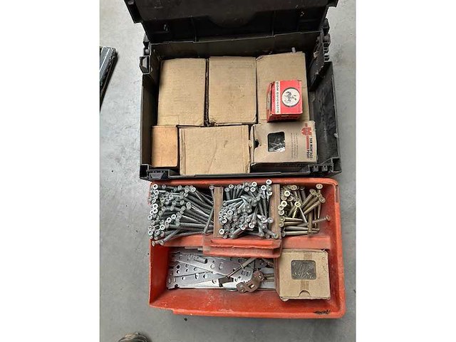 Pluggen en schroeven - window frame & door - afbeelding 1 van  2