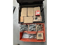 Pluggen en schroeven - window frame & door - afbeelding 1 van  2