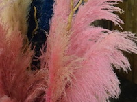 Plushes decoratie met aardevaas - afbeelding 2 van  4