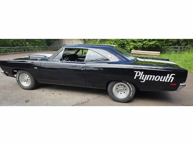 Plymouth vintage car - afbeelding 10 van  16