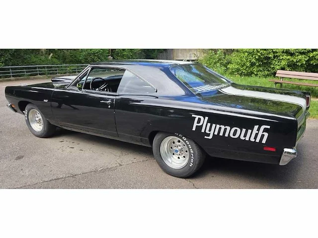 Plymouth vintage car - afbeelding 11 van  16