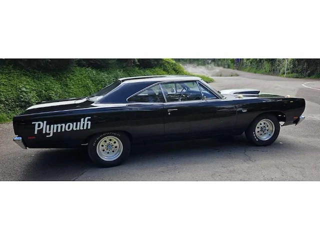 Plymouth vintage car - afbeelding 13 van  16