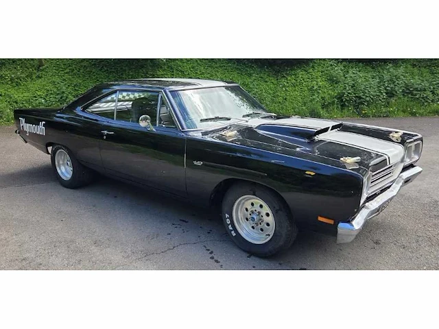 Plymouth vintage car - afbeelding 14 van  16