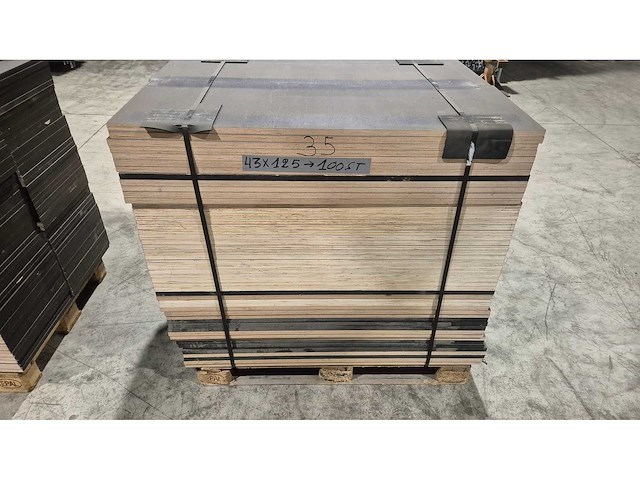 Plywood (100x) - afbeelding 1 van  2