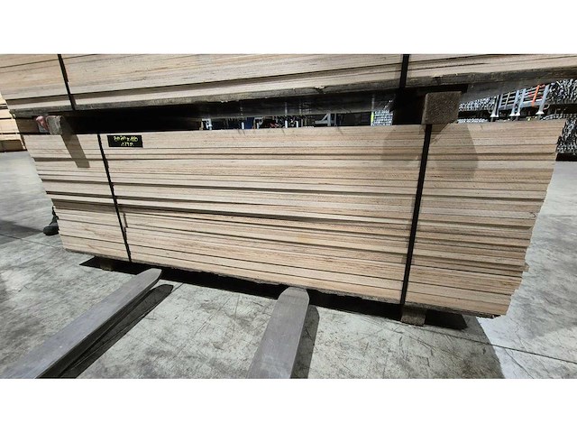 Plywood (174x) - afbeelding 1 van  2