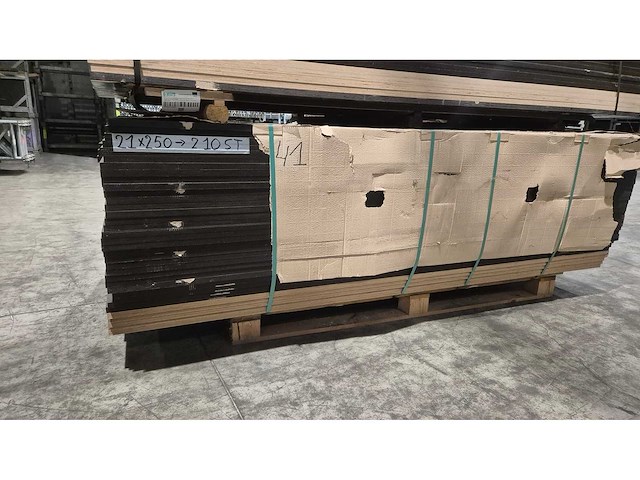 Plywood (210x) - afbeelding 1 van  2
