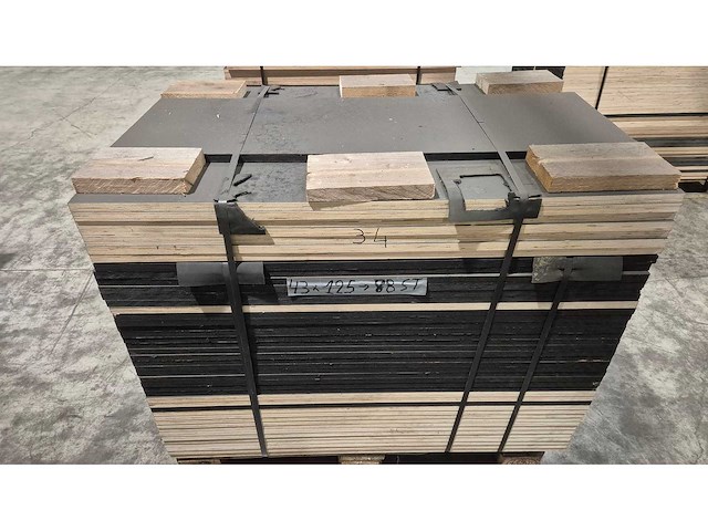 Plywood (88x) - afbeelding 1 van  2