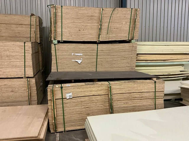 Plywood pine wbp c+/c plaatmateriaal (700x) - afbeelding 1 van  5