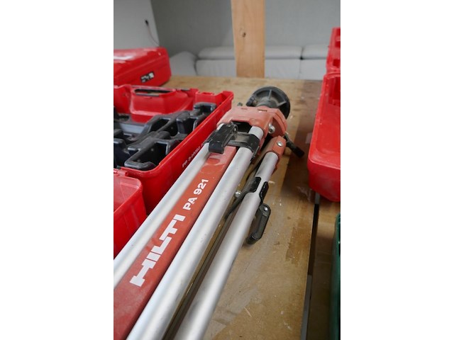 Pm : roterende laser met statief hilti - afbeelding 5 van  7