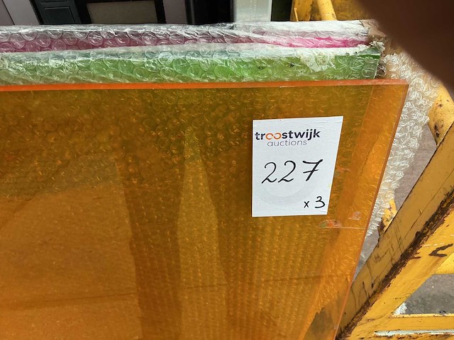 Pmma plexiglas 8 mm gekleurd (3x) - afbeelding 1 van  1