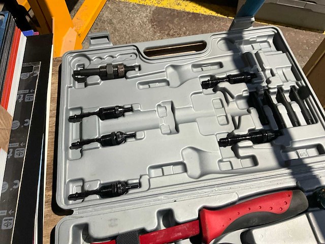 Pneumatisch klinknagelpistool (2x) - afbeelding 7 van  8