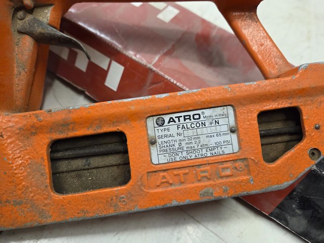 Pneumatisch nietpistool atro - afbeelding 7 van  8