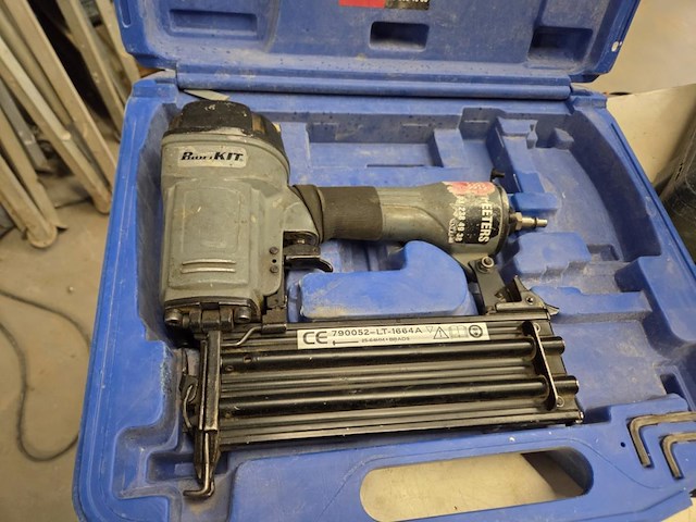 Pneumatisch nietpistool profikit - afbeelding 1 van  6