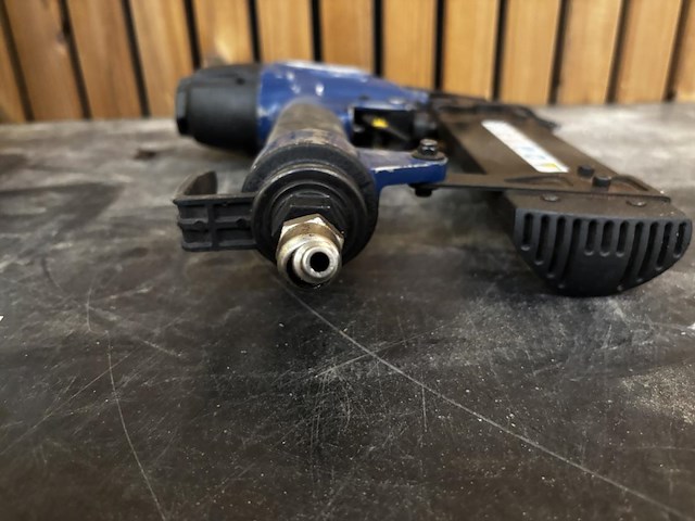 Pneumatisch stripnagel pistool hewitool - afbeelding 4 van  6