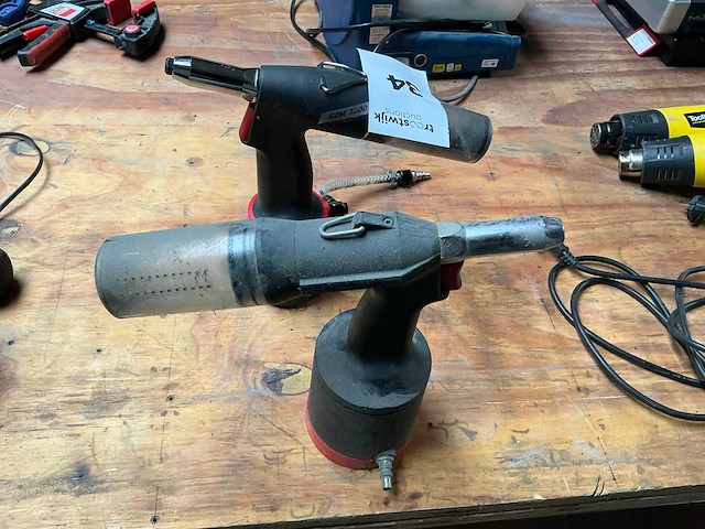 Pneumatische blindklinknagelmachine (2x) - afbeelding 3 van  4