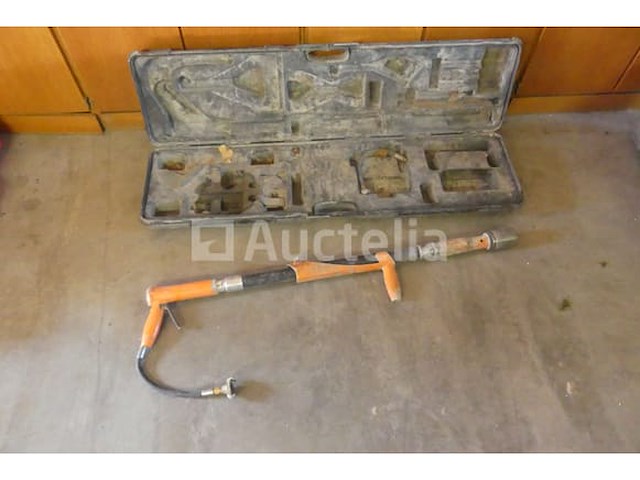 Pneumatische chipper, merk en model onleesbaar - afbeelding 2 van  4