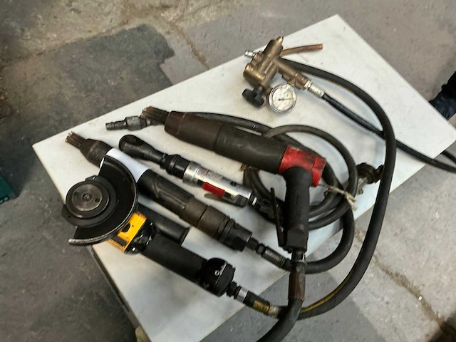 Pneumatische gereedschappen (4x) - afbeelding 1 van  7