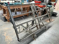 Pneumatische montage kieptafel - afbeelding 8 van  9