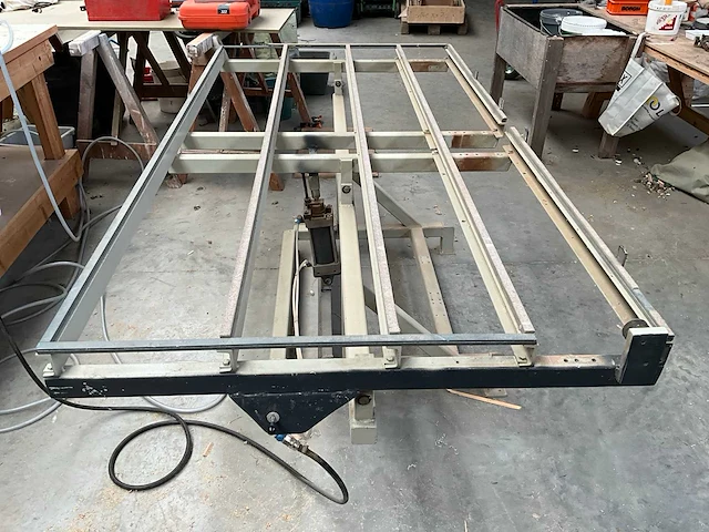 Pneumatische montage kieptafel - afbeelding 2 van  9