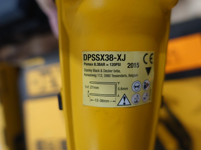 Pneumatische nagelschieter dewalt - afbeelding 2 van  2