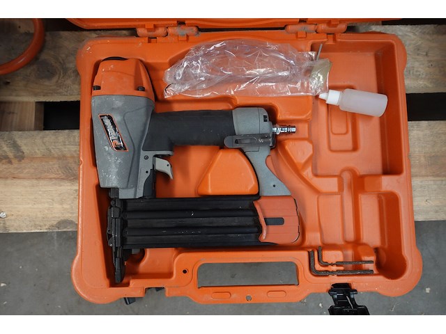 Pneumatische nagelschieter paslode - afbeelding 1 van  3
