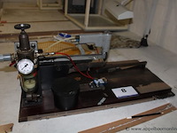 Pneumatische nietmachine, met manometer, werking niet gekend