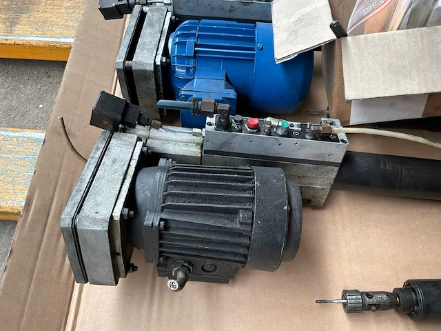 Pneumatische of elektro-pneumatische industriële boor-/tapmachineset - afbeelding 2 van  7