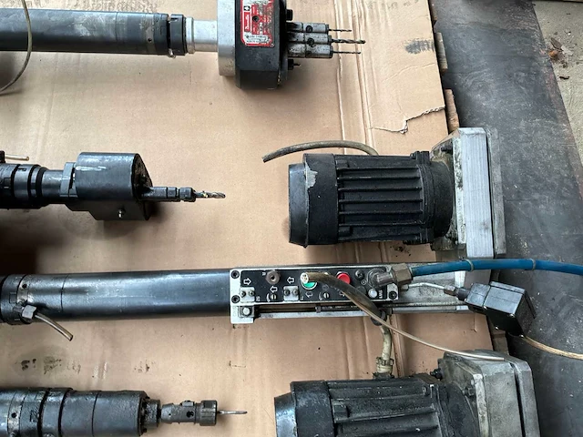 Pneumatische of elektro-pneumatische industriële boor-/tapmachineset - afbeelding 4 van  7