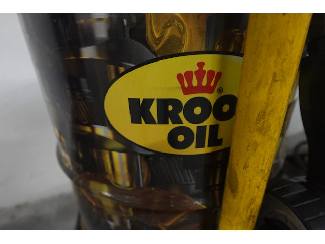 Pneumatische oliepomp meclube op kar - afbeelding 4 van  5