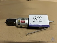 Pneumatische ponsmachine eagle eg 510, ponsdiameter 5 mm.