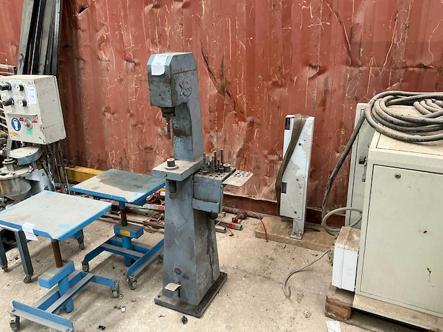 Pneumatische ponsmachine - afbeelding 1 van  6