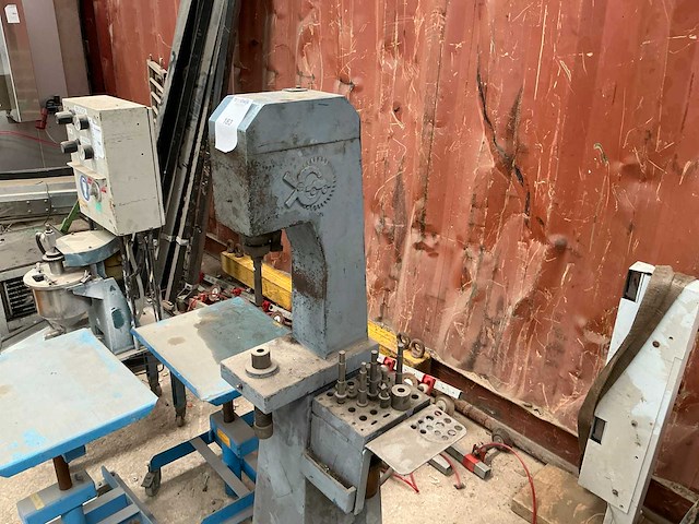 Pneumatische ponsmachine - afbeelding 2 van  6