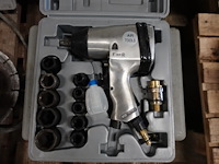 Pneumatische slagmoersleutelset + nietjesschieter - afbeelding 1 van  2