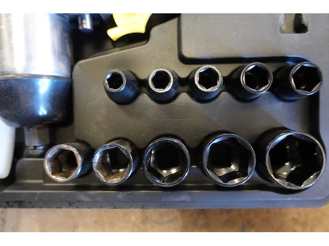 Pneumatische slagmoersleutelset powerplus - afbeelding 4 van  5