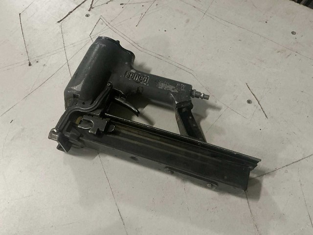 Pneumatische tacker (3x) - afbeelding 1 van  1