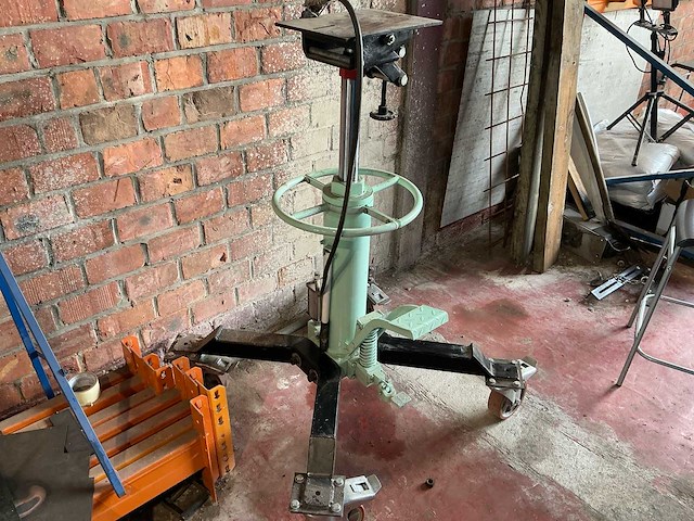 Pneumatische versnellingsbak krik 1000kg garagekrik - afbeelding 1 van  3