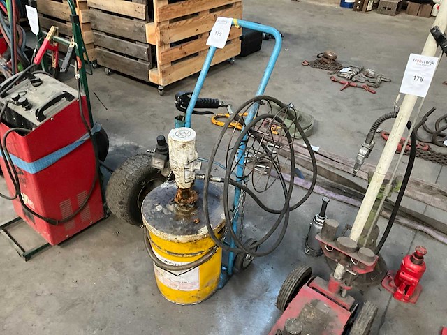 Pneumatische vetpomp - afbeelding 1 van  4