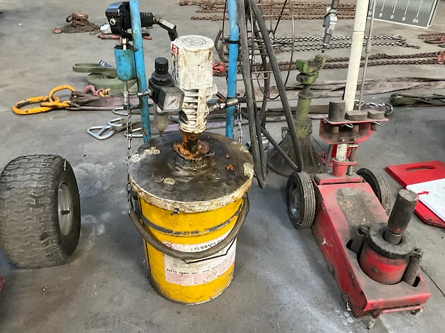 Pneumatische vetpomp - afbeelding 3 van  4