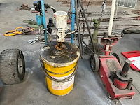 Pneumatische vetpomp - afbeelding 3 van  4