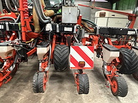Pneumatische zaaimachine kuhn planter 2 compleet met kuhn venta - afbeelding 9 van  35